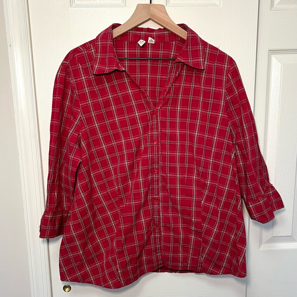 St. John’s Bay Causal Red and Black Plaid 3/4 Sleeve Button-Up Shirt